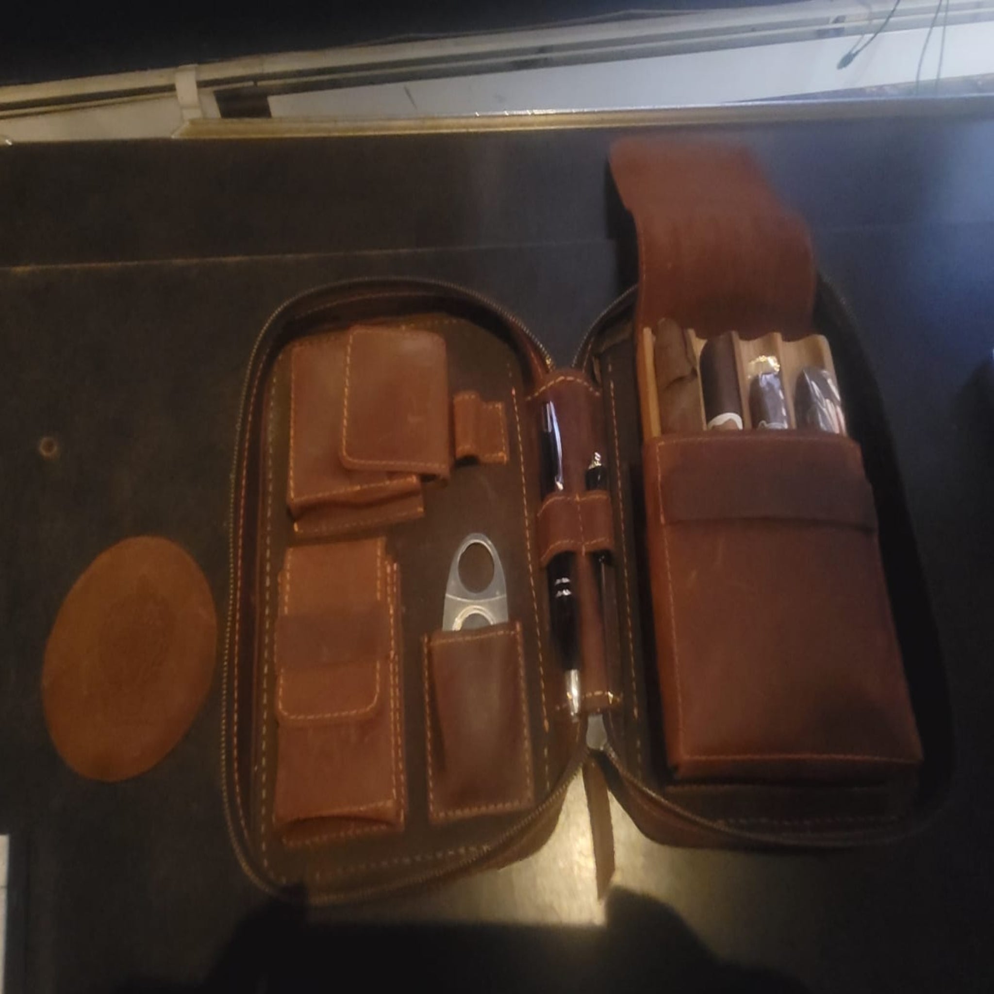 The Artisan Travel Cigar Case – SARELIX Cigars